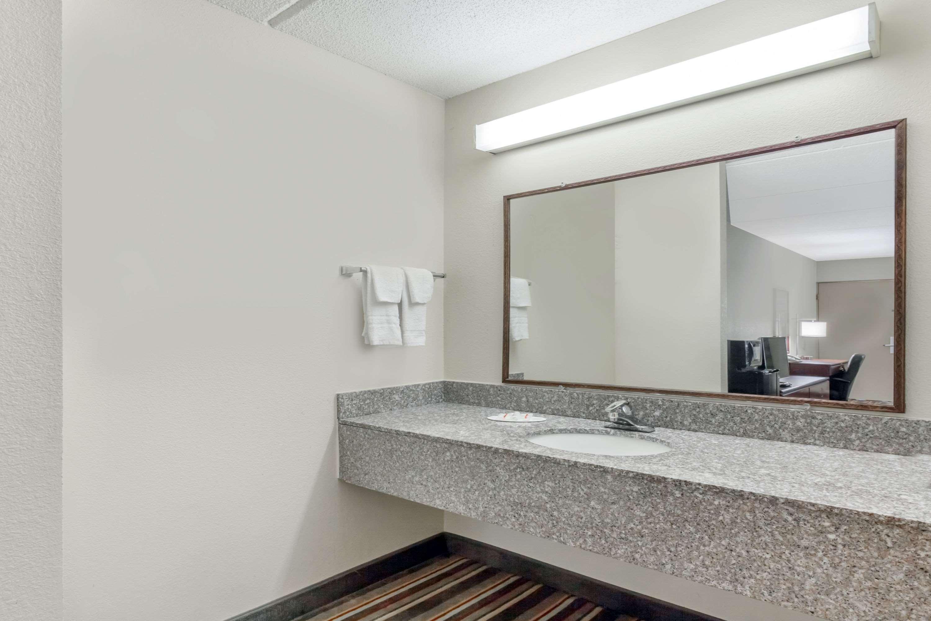 Clarion Pointe Kimball By Choice Hotels Exterior photo