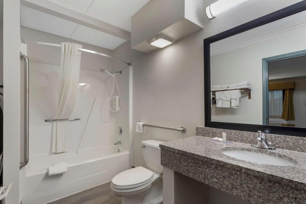 Clarion Pointe Kimball By Choice Hotels Exterior photo