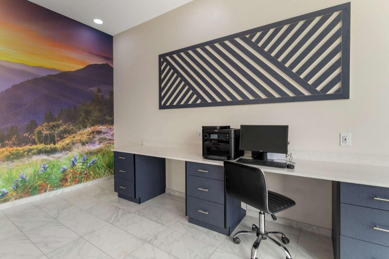 Clarion Pointe Kimball By Choice Hotels Exterior photo